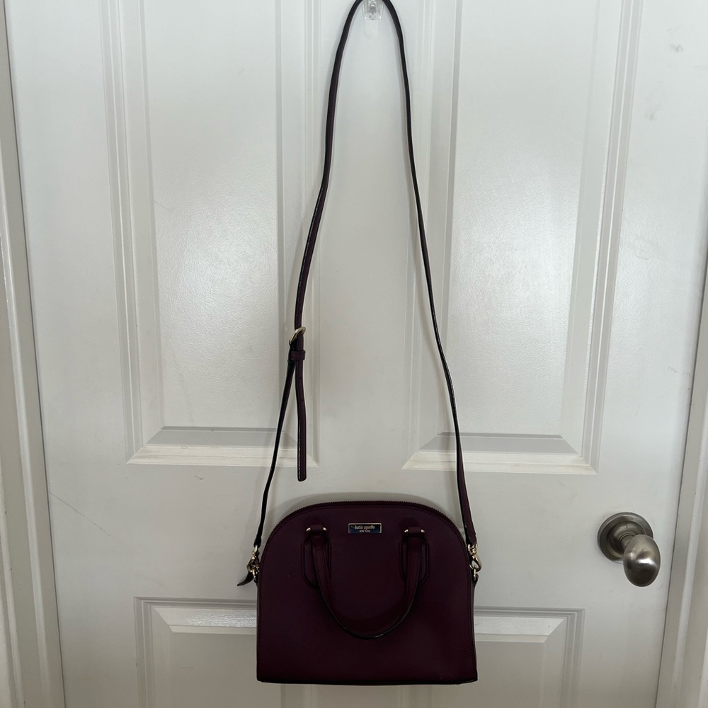 Small dome crossbody.